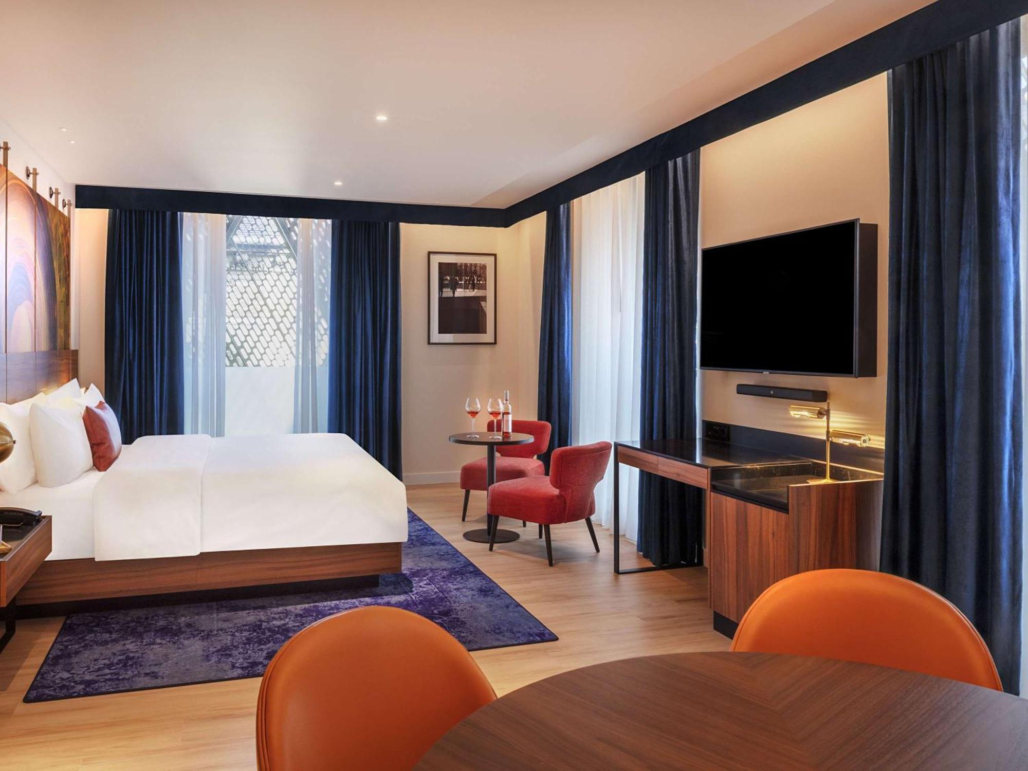 Pullman Budapest Luaran gambar A suite at the hotel