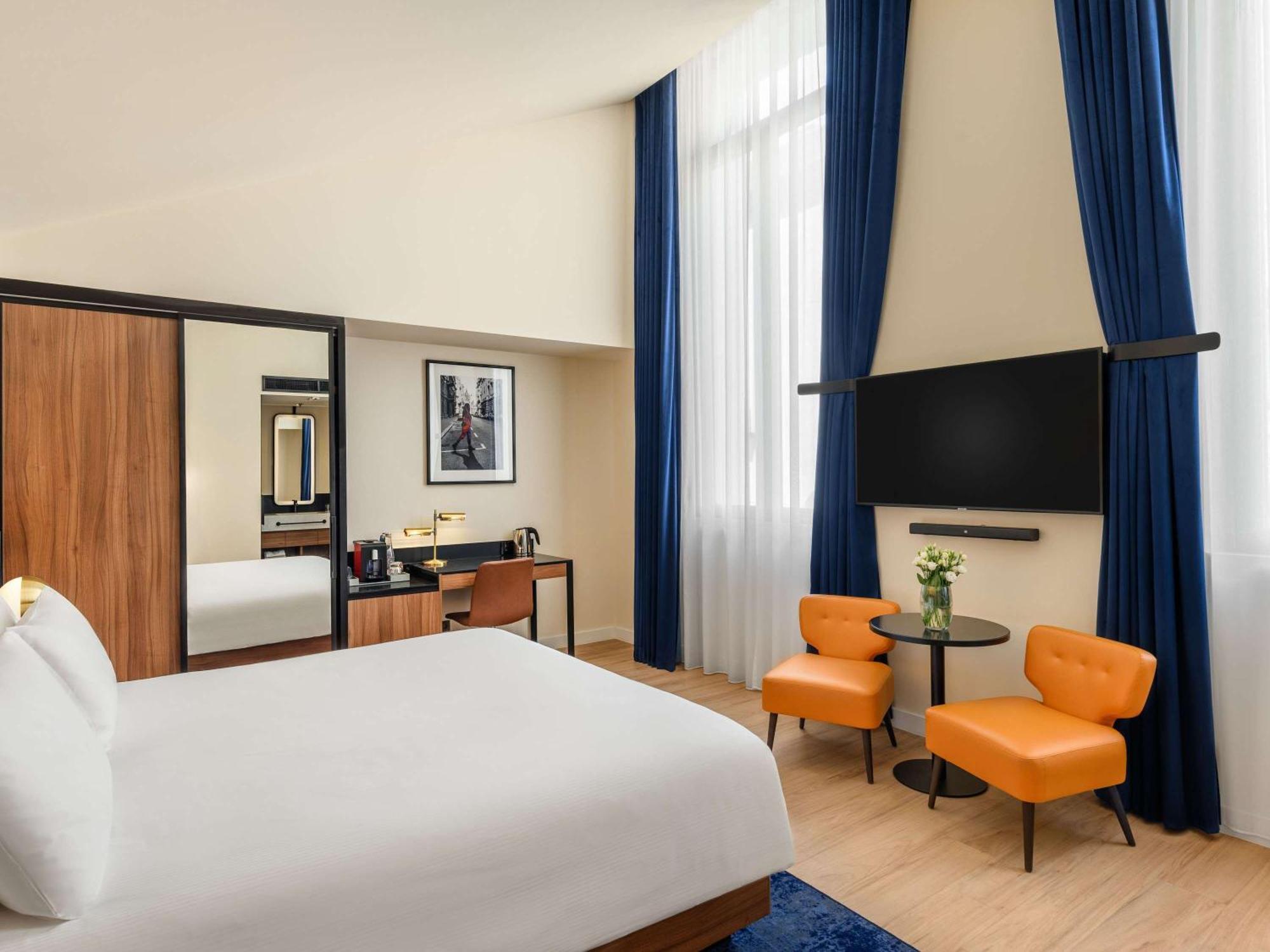 Pullman Budapest Luaran gambar A room at the hotel