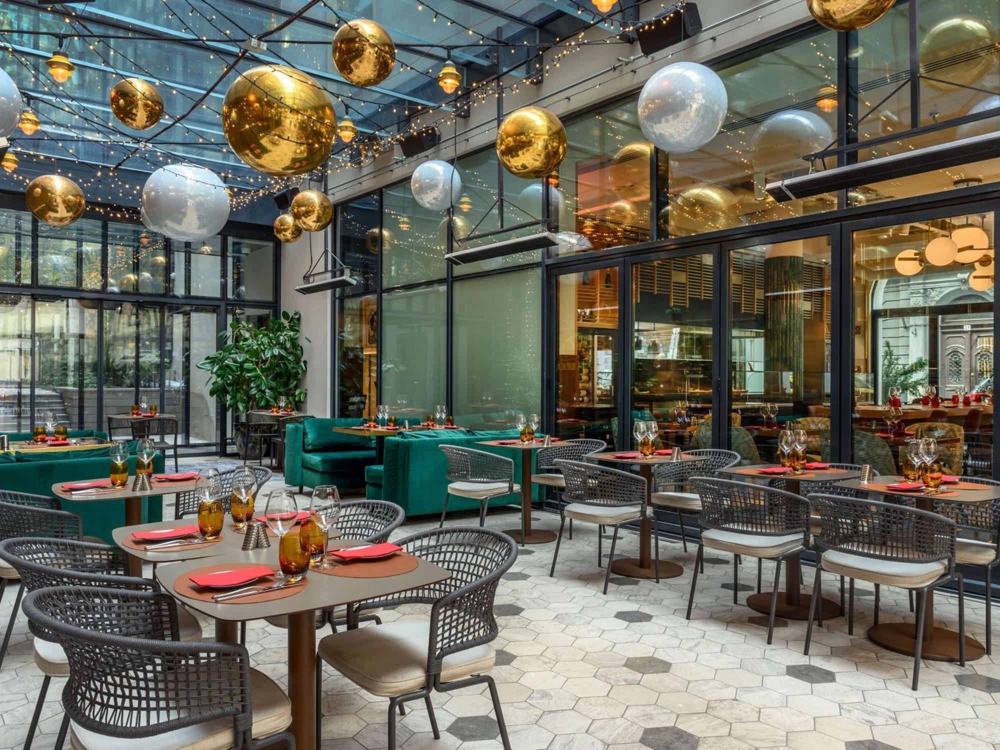 Pullman Budapest Luaran gambar The interior of the restaurant