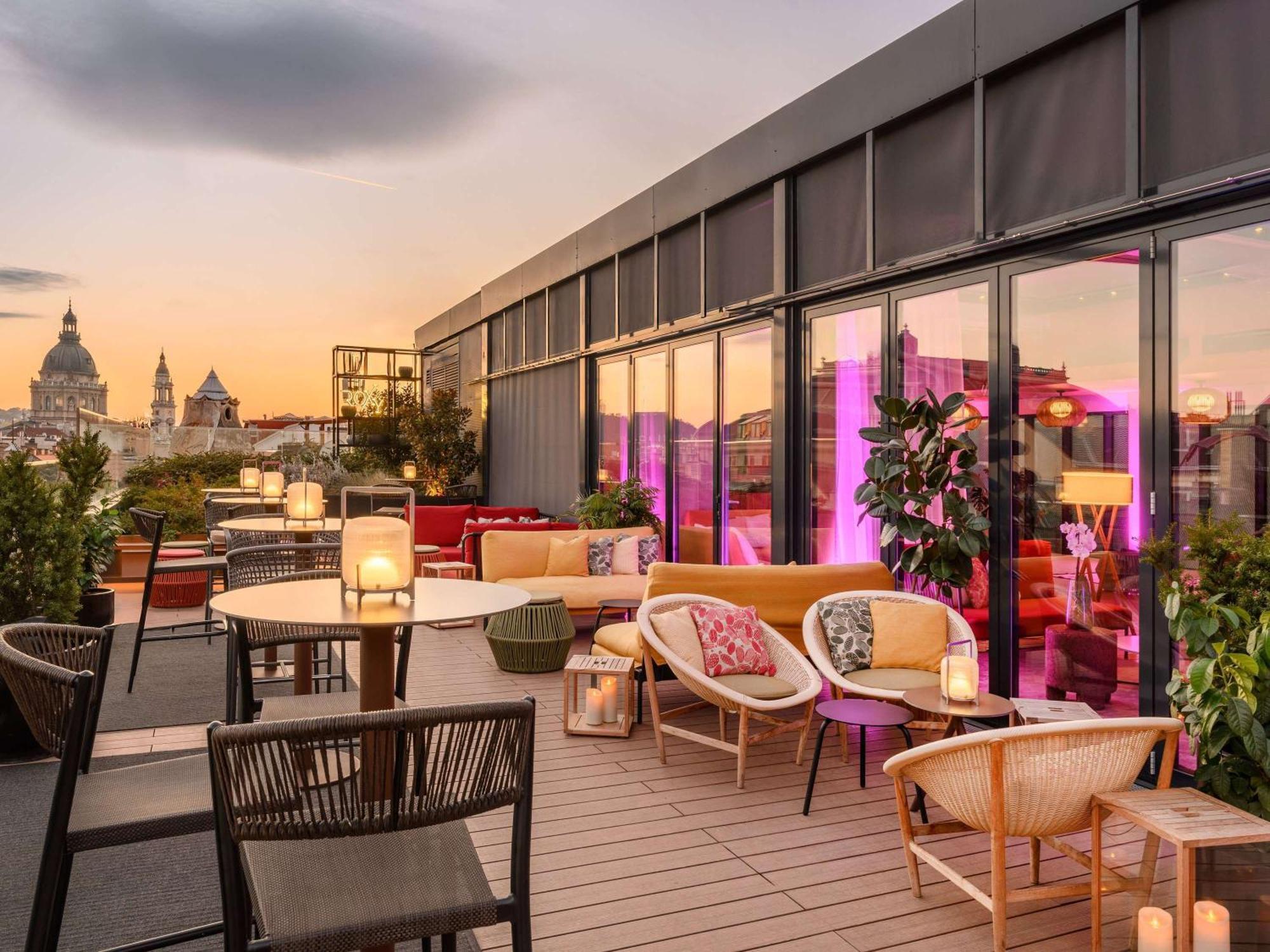 Pullman Budapest Luaran gambar The rooftop bar at the hotel